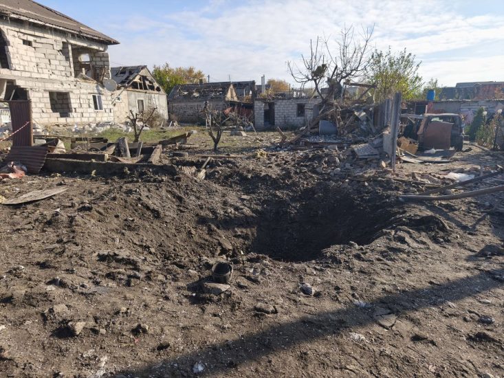 У Запоріжжі після обстрілу утворилася воронка