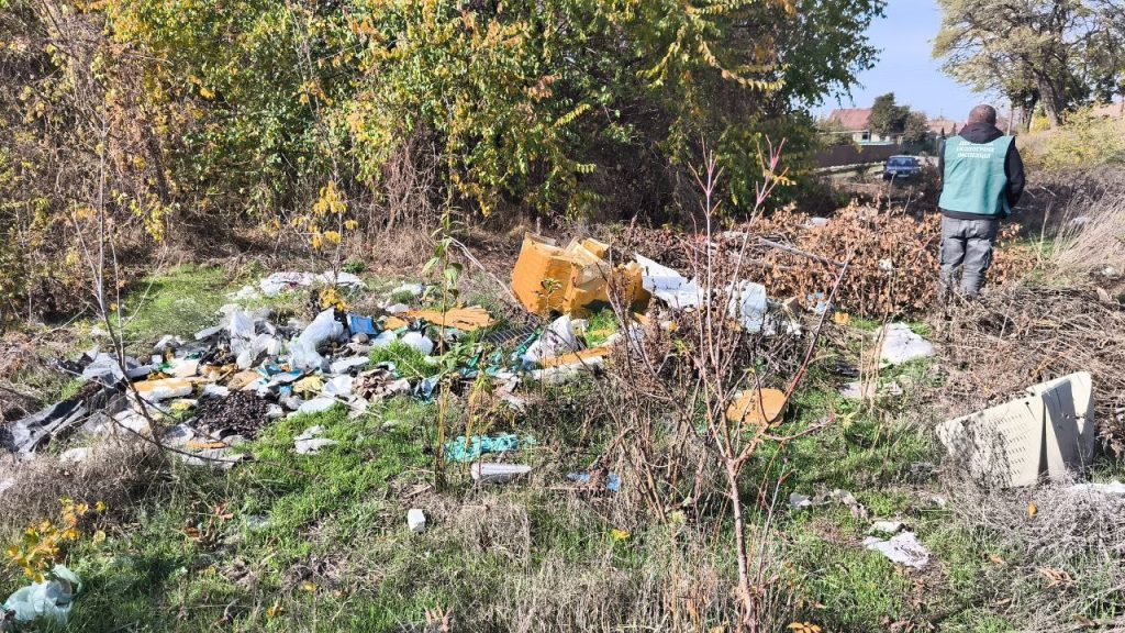 У Заводському районі Запоріжжя виявили стихійне сміттєзвалище