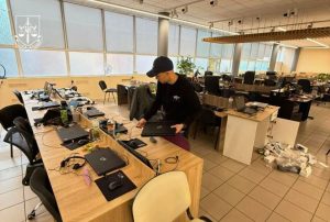 Викрито шахрайську мережу з 14 кол-центрів: серед них — осередки на Запоріжжі