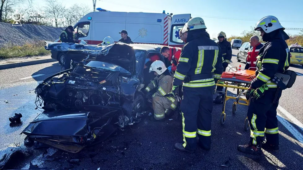У Запоріжжі зіштовхнулися три легкових автомобілі