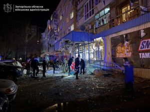 В Запорожье дрон РФ ударил по супермаркету под жилым домом: двое погибших (ОБНОВЛЯЕТСЯ)