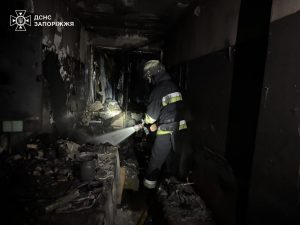 В Запорожье тушили пожар в девятиэтажке: что известно (ФОТО)