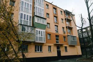 У Запоріжжі відновлюють будинки, пошкоджені через обстріли: де саме