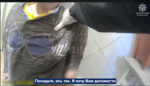 Жінка з іншого міста подзвонила в поліцію: її чоловік у Запоріжжі збирався скоїти суїцид