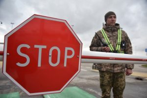 Из-за сбоя остановлены пункты пропуска на границе: что нужно знать запорожцам