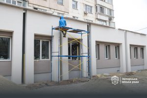 У Бородинському мікрорайоні Запоріжжя завершують ремонт нової амбулаторії (ФОТО)