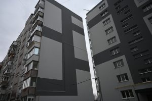 У Запоріжжі майже відновили дев’ятиповерхівку, зруйновану у 2023 році (ФОТО)