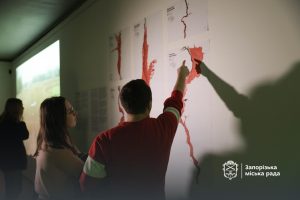 У Запоріжжі відкрили безоплатну виставку присвячену Каховській ГЕС