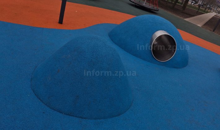 Сквер в Бородинском микрорайоне Запорожья частично обновили: как он выглядит сейчас (ФОТО)