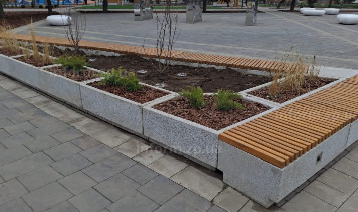 Сквер в Бородинском микрорайоне Запорожья частично обновили: как он выглядит сейчас (ФОТО)