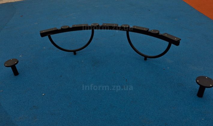 Сквер в Бородинском микрорайоне Запорожья частично обновили: как он выглядит сейчас (ФОТО)