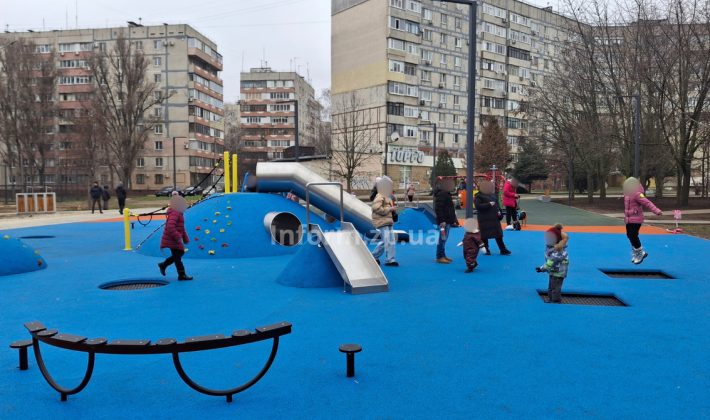 Сквер в Бородинском микрорайоне Запорожья частично обновили: как он выглядит сейчас (ФОТО)