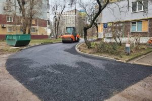 У Запоріжжі в Дніпровському районі ремонтують дорогу: де саме