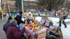 У Запоріжжі на майдані Митців нагадали про полонених (ФОТО)