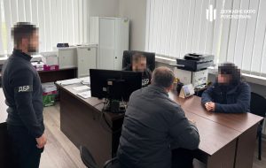 Приховані апартаменти та спроба втечі: у Запоріжжі викрили експодатківицю