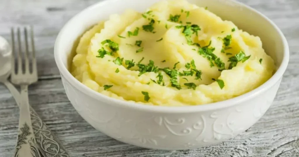 Скільки коштує накрити новорічний стіл