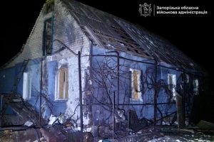 Є руйнування: вночі росіяни знову вдарили по Запоріжжю (ФОТО)