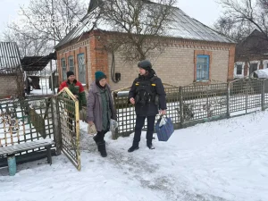 У Запоріжжі надзвичайники евакуювали літню пару від лінії фронту: деталі
