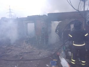 Обстріл Оріхова на Запоріжжі: згорів житловий будинок