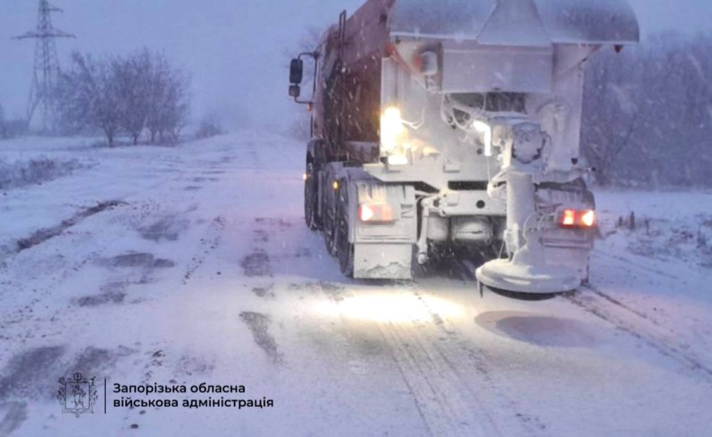 Запорізьку область засипає снігом