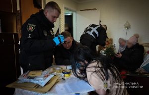 В Запорожье будут судить женщину за продажу месячной дочери: что известно