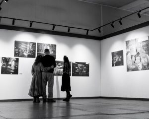 В Запорожье открыли выставку документальной фотографии