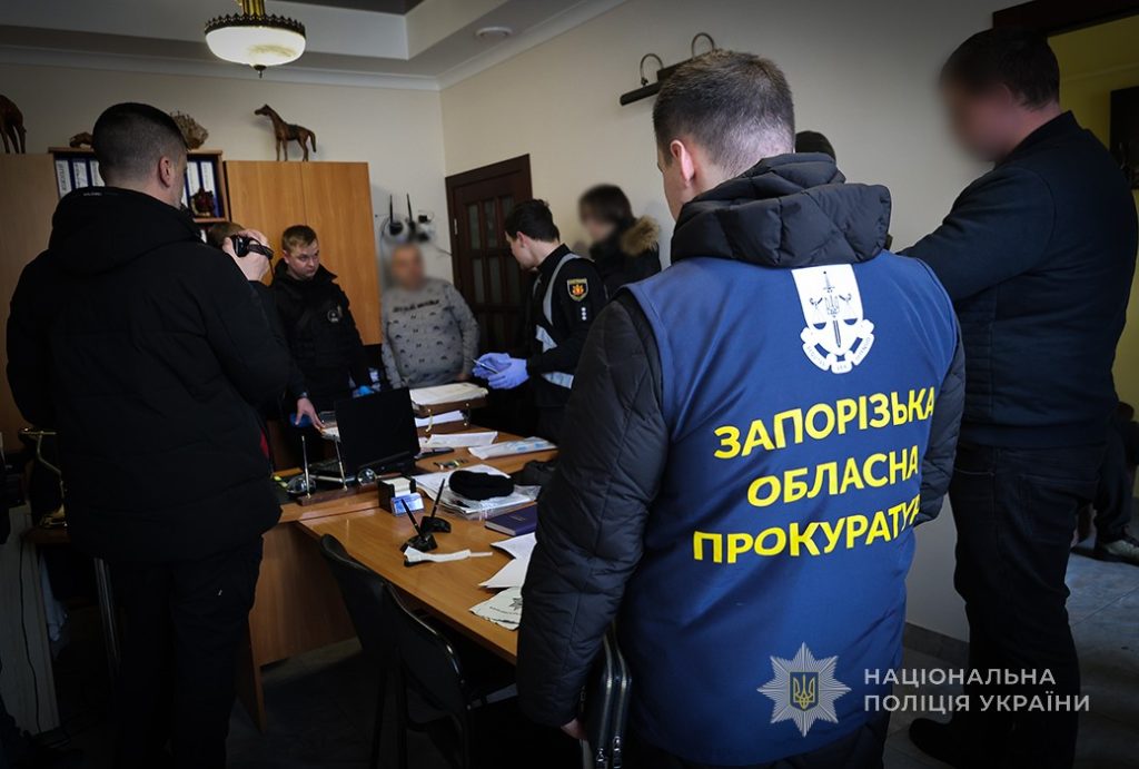 В Запорожье разоблачили адвоката, который помогал мужчинам пересекать границу: что известно