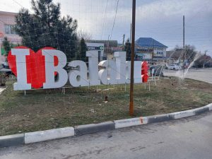 П’яний водій розбив нещодавно відновлену інсталяцію в Балабине: що відомо