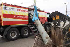 У Запоріжжі сапери знешкодили ракету (ВІДЕО)