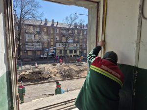 У Запоріжжі триває ліквідація наслідків масштабної атаки (ФОТО)