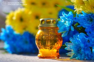 День добровольца в Запорожье: на Аллее памяти почтили павших военных