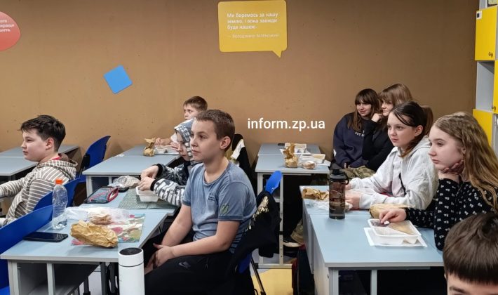 Еда из Днепра: как в Запорожье кормят школьников в подземных школах (ФОТОРЕПОРТАЖ)
