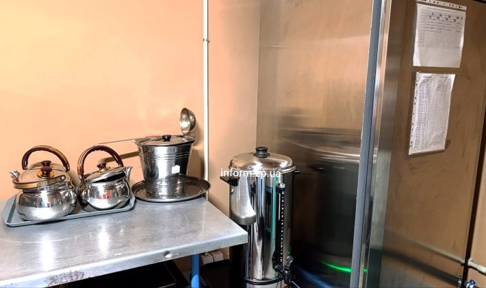 Еда из Днепра: как в Запорожье кормят школьников в подземных школах (ФОТОРЕПОРТАЖ)