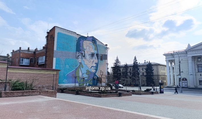 Как выглядит площадь Театральная в Запорожье несмотря на войну в 2026 году (ФОТО)