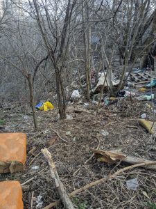 Полтысячи квадратных метров мусора: в центре Запорожья обнаружили масштабную свалку