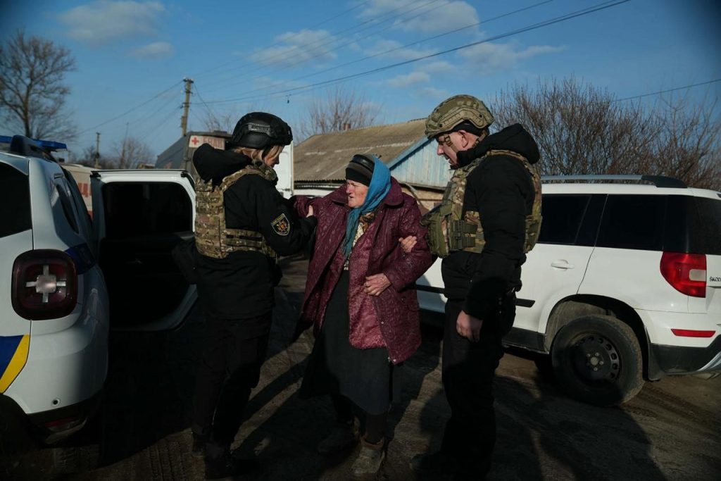 Через посилання обстрілів у Комишуваській громаді проводиться евакуація