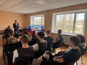 Оккупанты проводят пропагандистские уроки для школьников в Запорожской области