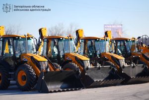 Коммунальные предприятия Запорожья получили семь единиц спецтехники от правительства Японии