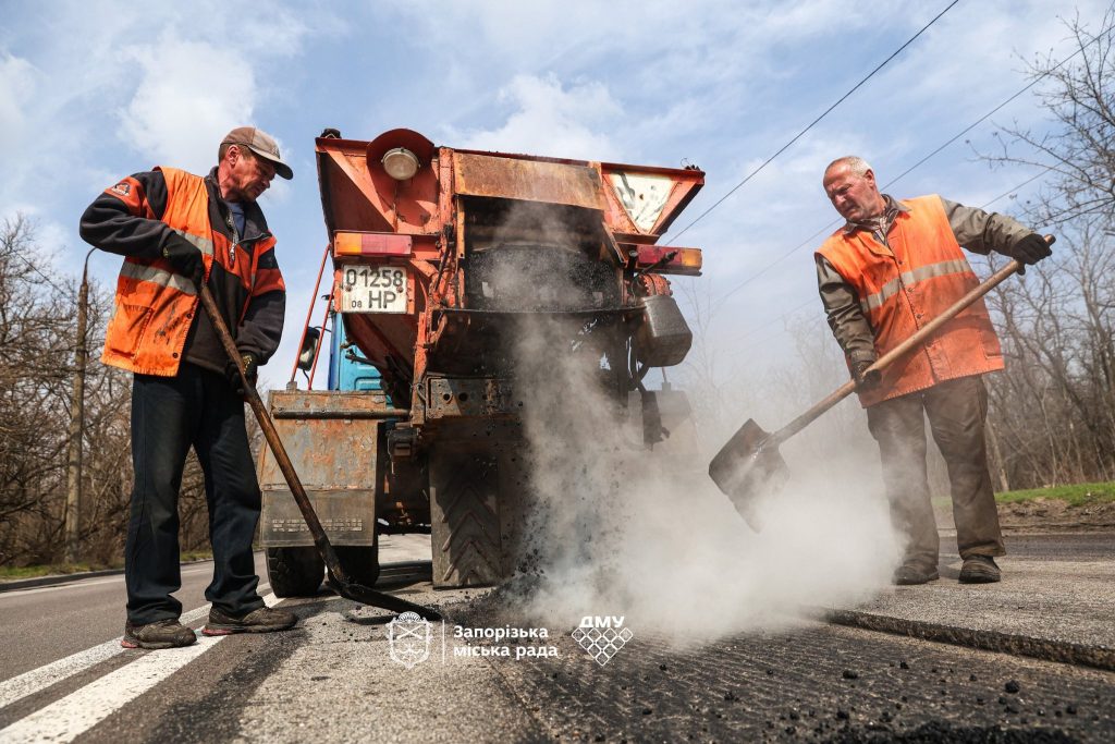 У Запоріжжі за тиждень відремонтували понад 5 тис. кв. м доріг