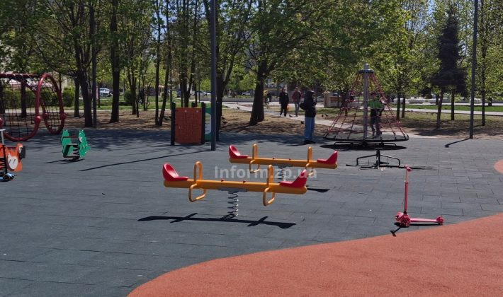 Весна в сквере Гутника-Залужного в Запорожье: что уже работает, а какие зоны до сих пор на ремонте (ФОТО)