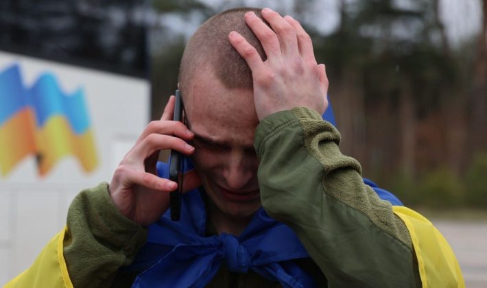 13 запорожцев вернулись из российского плена (ФОТО)