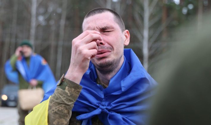 13 запорожцев вернулись из российского плена (ФОТО)