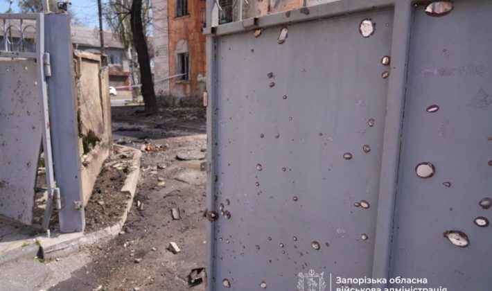 Российский дрон ударил по Запорожью: повреждена остановка (ОБНОВЛЕНО)