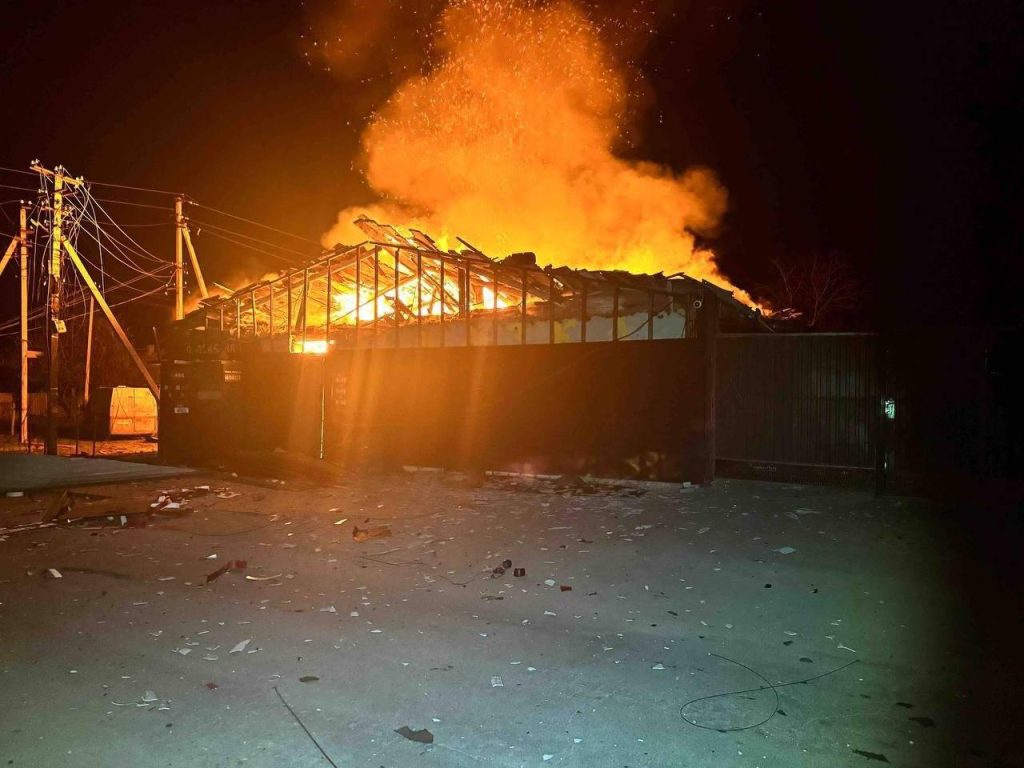 ночі росіяни знищили відділення «Нової пошти» на Запоріжжі