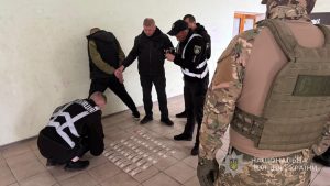 У Запоріжжі викрили продаж гранатомета та гранат: затримано двох чоловіків