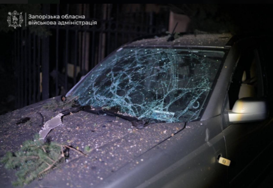 Пізно вночі російські війська знову атакували Запоріжжя безпілотниками: