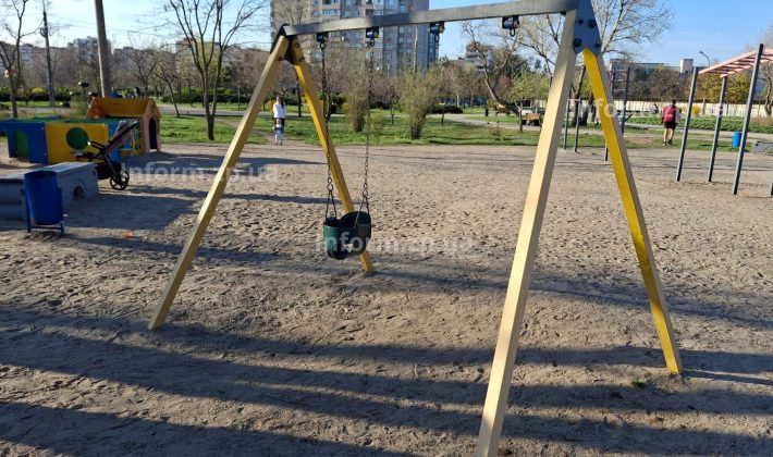 Детская площадка за 7,5 млн грн на Песках в Запорожье: как выглядит новая локация (ФОТО)