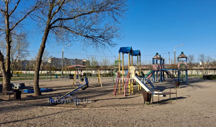 Детская площадка за 7,5 млн грн на Песках в Запорожье: как выглядит новая локация (ФОТО)