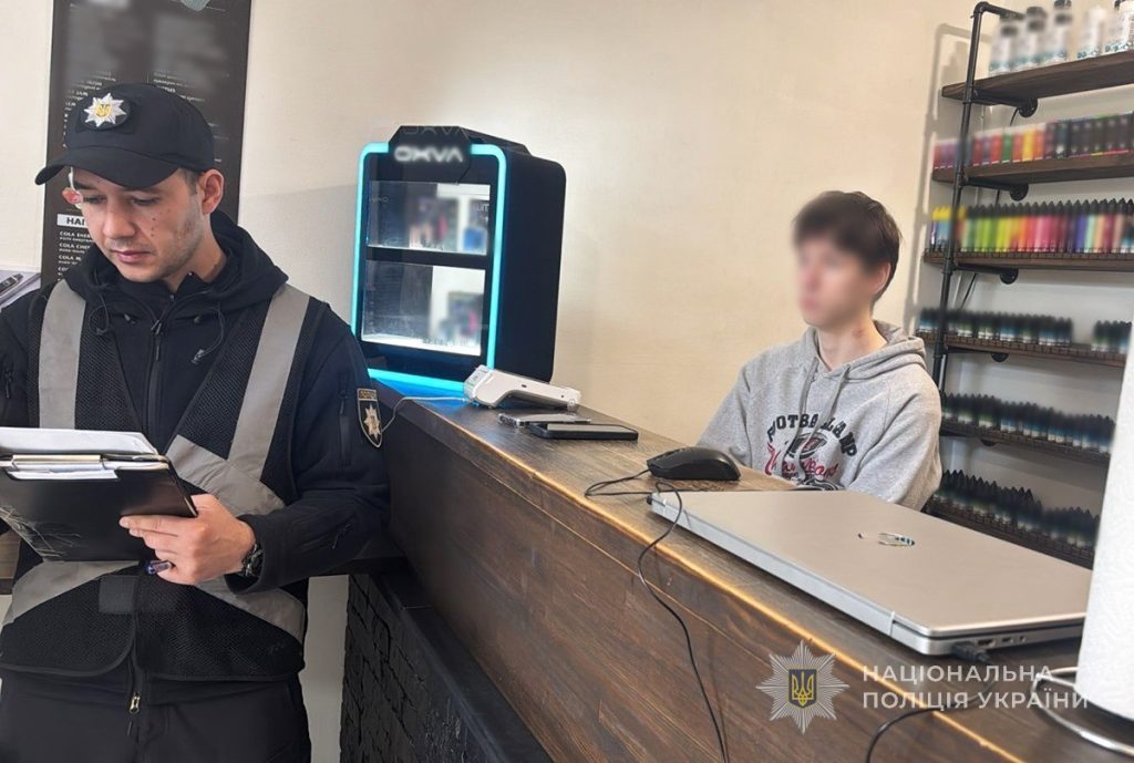 У Запоріжжі викрили підпільне виробництво електронних сигарет і тютюнових виробів