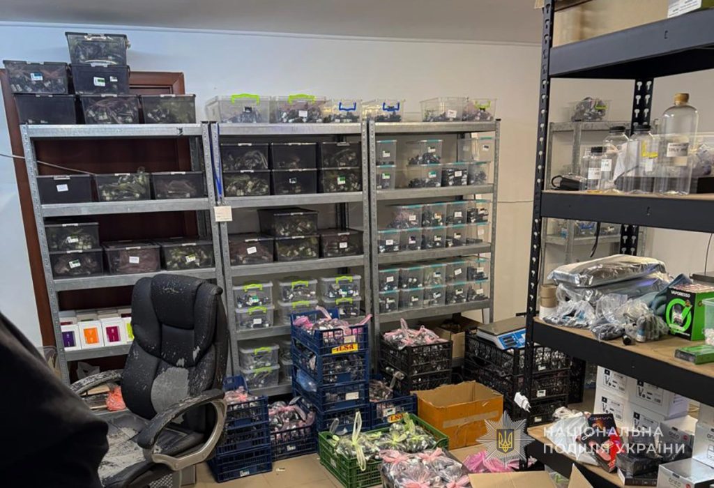 У Запоріжжі викрили підпільне виробництво електронних сигарет і тютюнових виробів